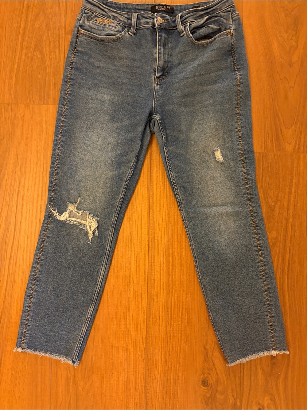 Judy Blue Medium Blue Distressed Ankle Jeans 13/31